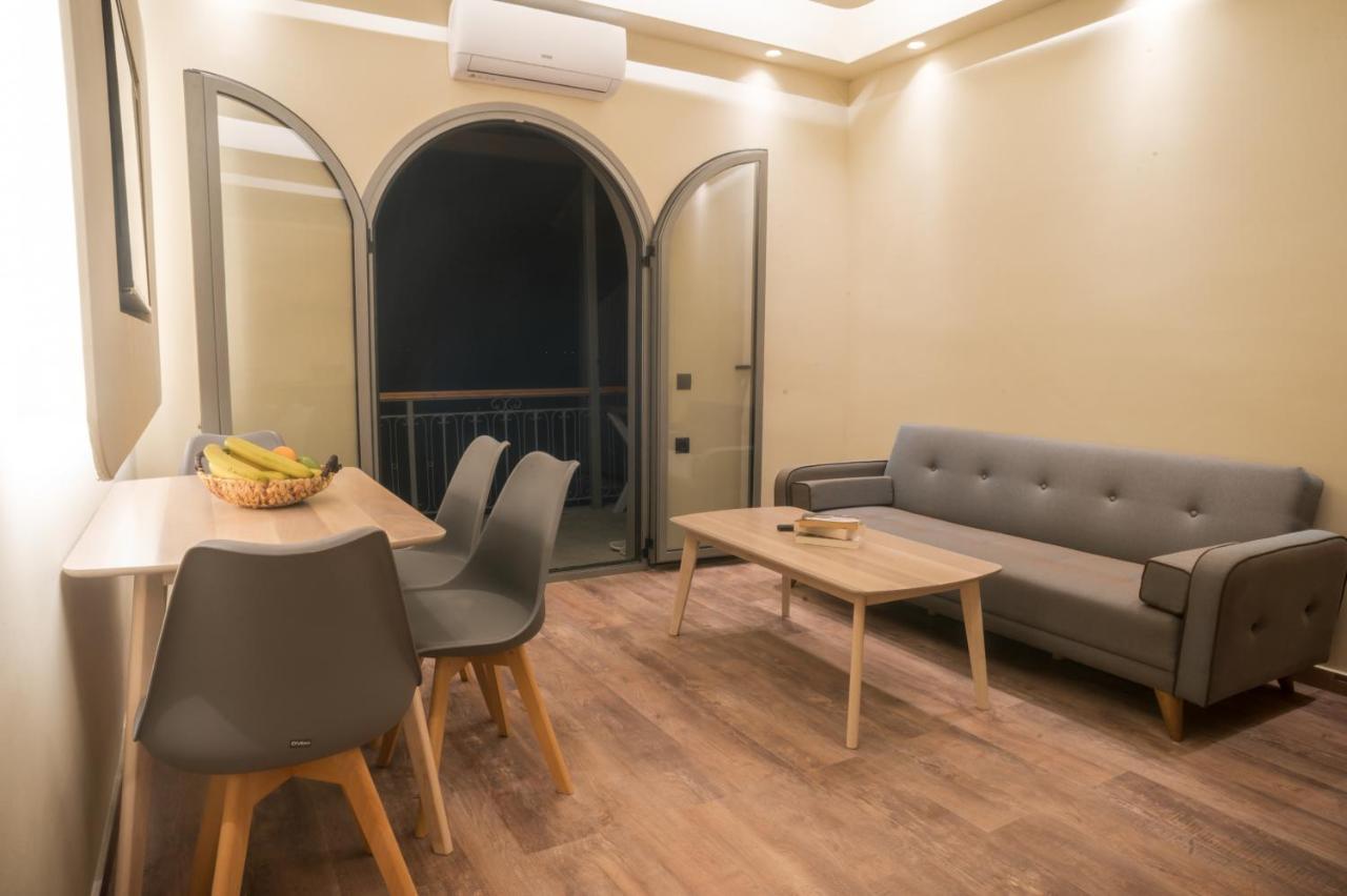 Seven Keys Luxury Suites Achílleion Extérieur photo