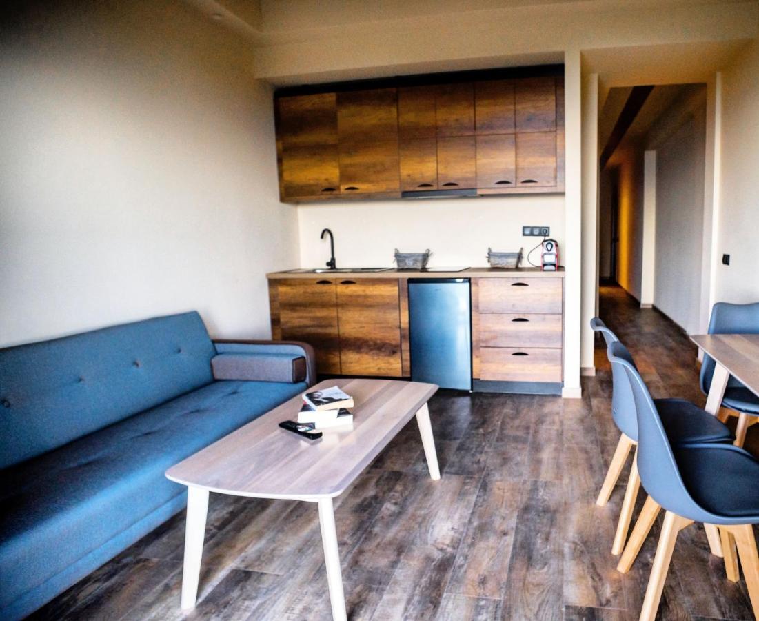 Seven Keys Luxury Suites Achílleion Extérieur photo