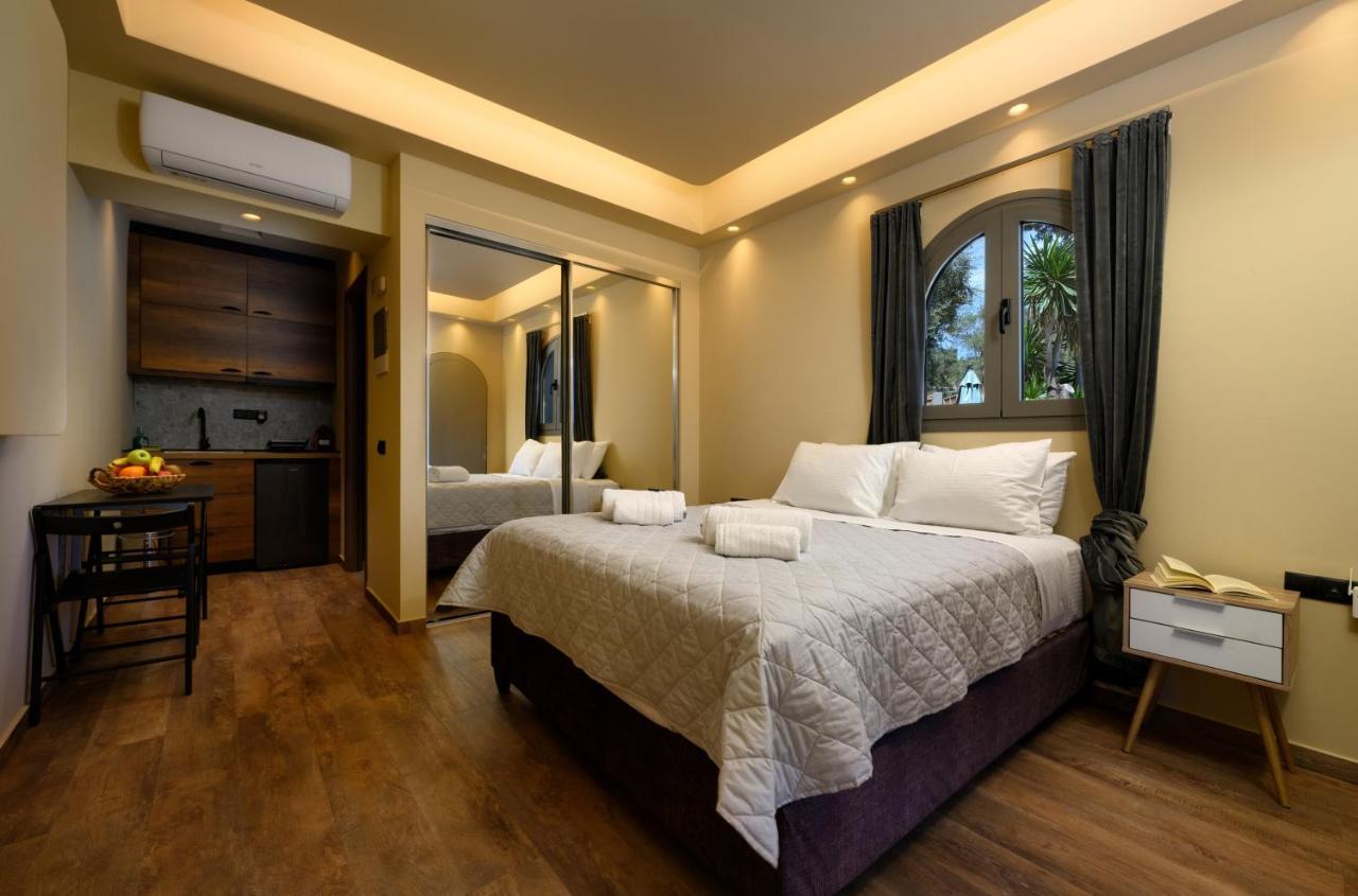Seven Keys Luxury Suites Achílleion Extérieur photo