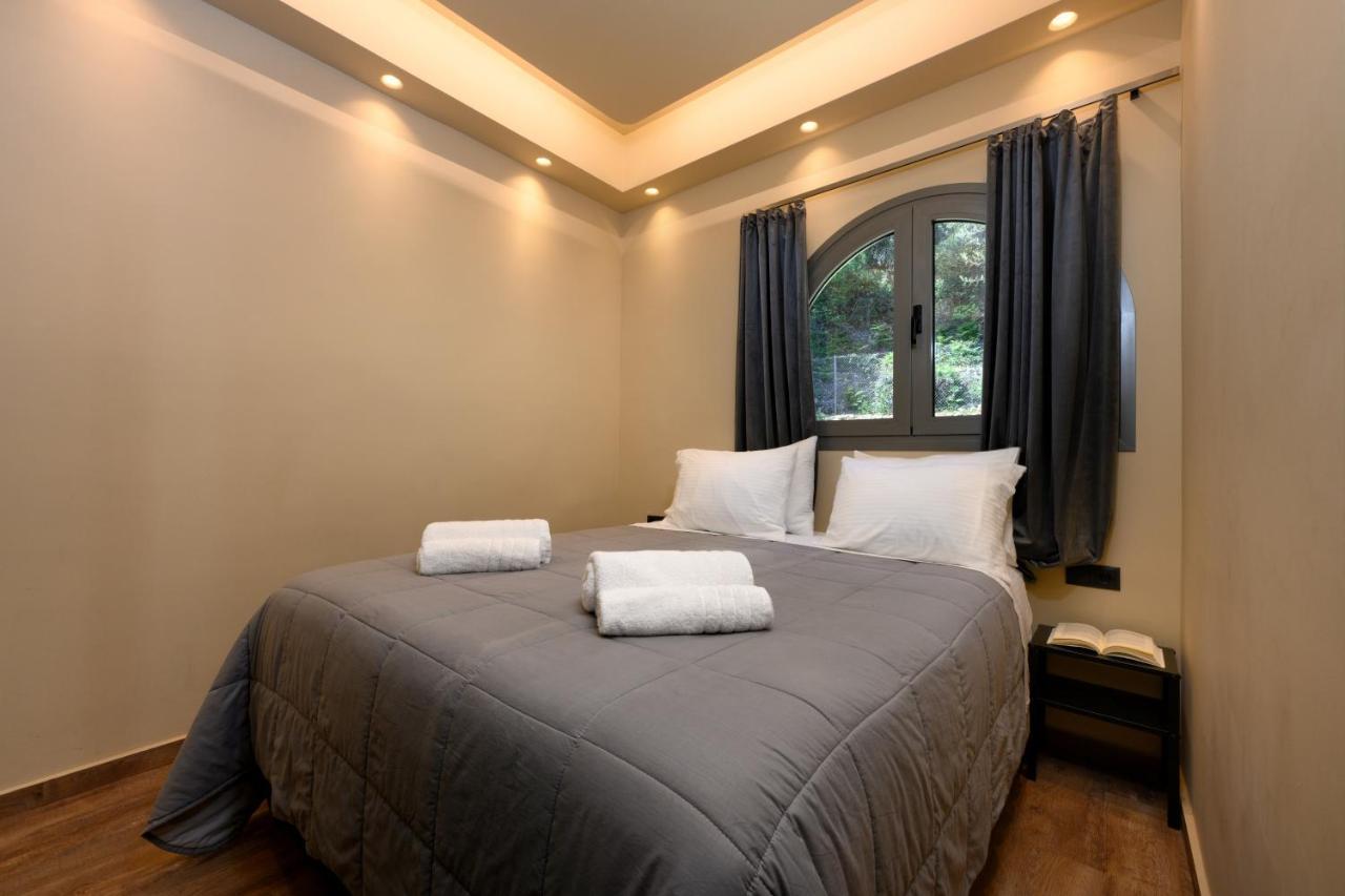 Seven Keys Luxury Suites Achílleion Extérieur photo
